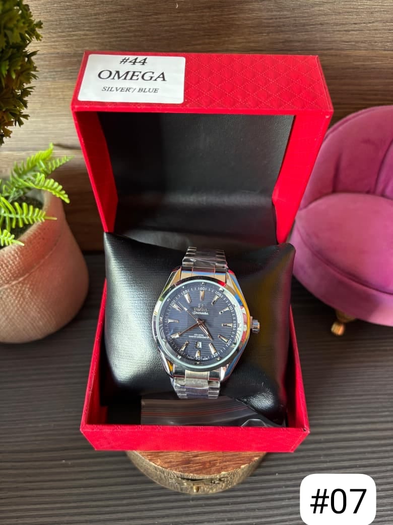 Reloj en caja roja